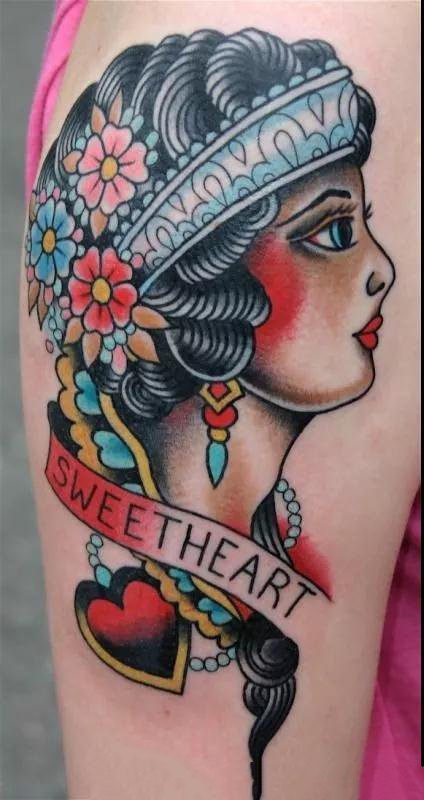 18张old school风格的摩登女郎纹身图案