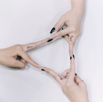 情侣、闺蜜喜欢的18张简约小清新纹身图案 ​