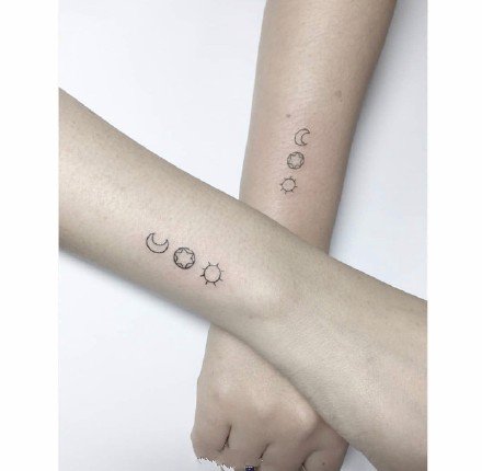 情侣、闺蜜喜欢的18张简约小清新纹身图案 ​