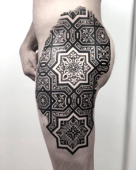 黑色调的点刺风格的繁花图腾纹身图案9张