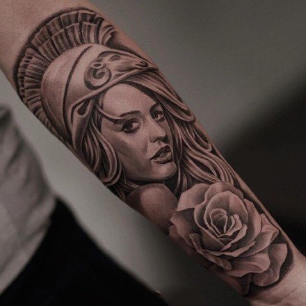 细腻的一组欧美写实大臂等​纹身作品9张