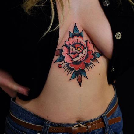 牡丹花：复古oldschool风格的牡丹花纹身图案9张