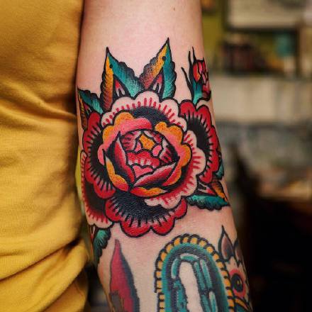 牡丹花：复古oldschool风格的牡丹花纹身图案9张