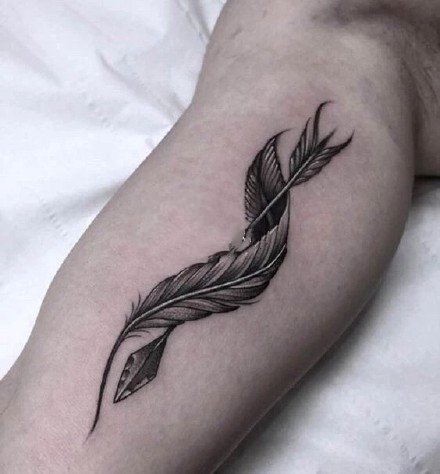 羽毛刺青：16张很漂亮的小清新羽毛纹身图案