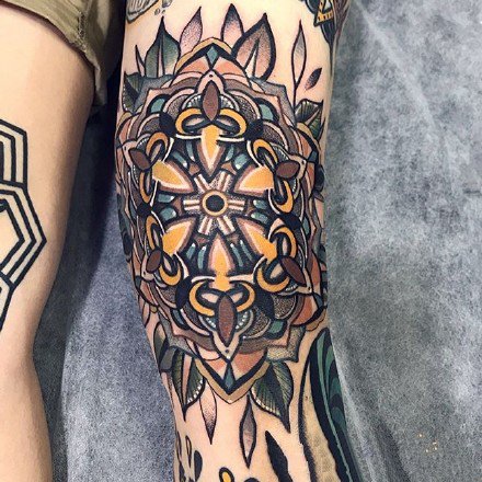 oldschool曼陀罗：复古school风格的曼陀罗梵花纹身图案