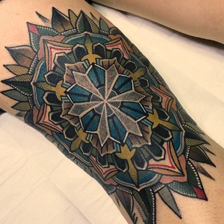 oldschool曼陀罗：复古school风格的曼陀罗梵花纹身图案