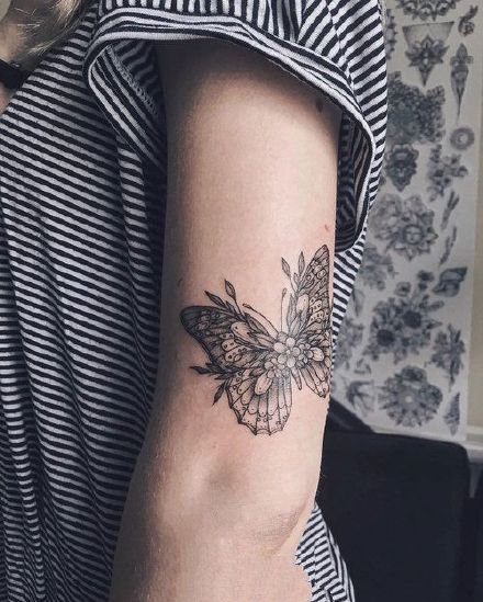 女孩子很喜欢的一组蝴蝶纹身图案9张