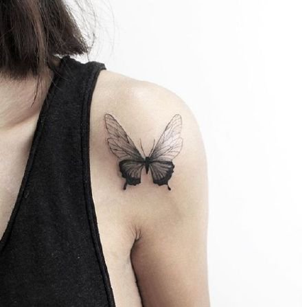 女孩子很喜欢的一组蝴蝶纹身图案9张