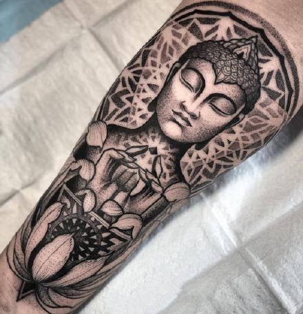 手臂点刺：一组点刺风格的黑色手臂纹身图案