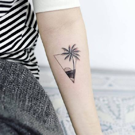 45张适合女生的小清新小彩色纹身图案