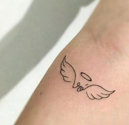 超简约一组好看的迷你小翅膀纹身图案