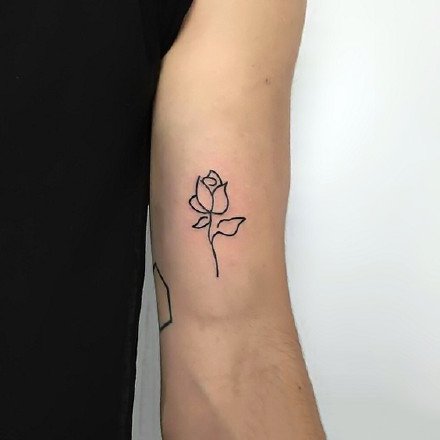 9张小清新的漂亮小玫瑰花纹身图案