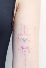 沙漏刺青+代表时间的小清新彩色沙漏纹身图案