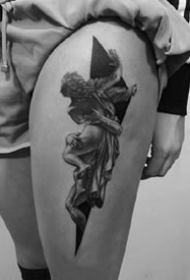 一组黑灰的个性点刺纹身图片赏析