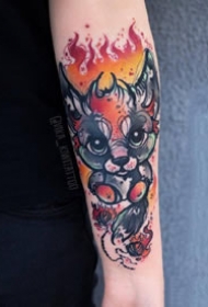 小手臂上很个性一组水彩纹身图片