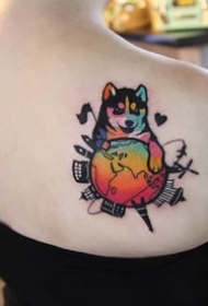 一组彩色拼接风格的个性纹身图