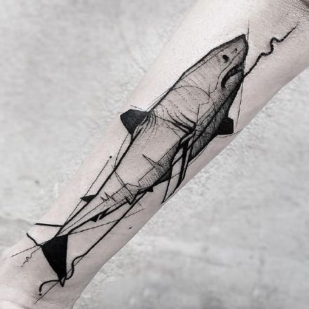 素描类型的一组黑灰线条纹身设计图