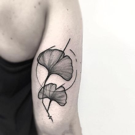 素描类型的一组黑灰线条纹身设计图