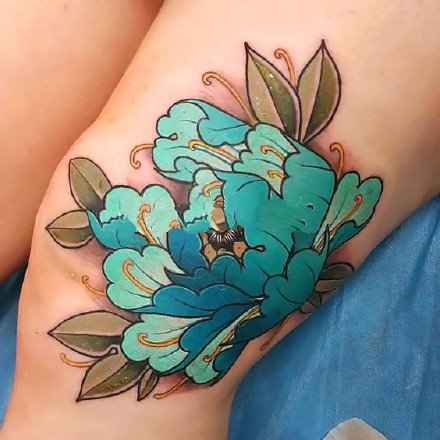 适合女性的一组炫彩牡丹纹身图案9张