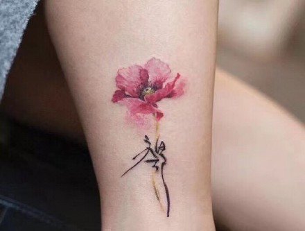 18张适合女士的红色小清新花朵纹身图案
