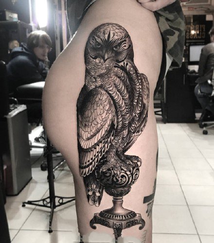 猫头鹰刺青：一组猫头鹰的手稿和纹身作品赏析