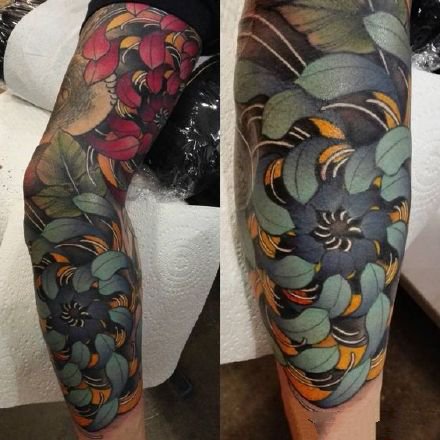 传统菊花：一组传统风格的菊花纹身图案9张