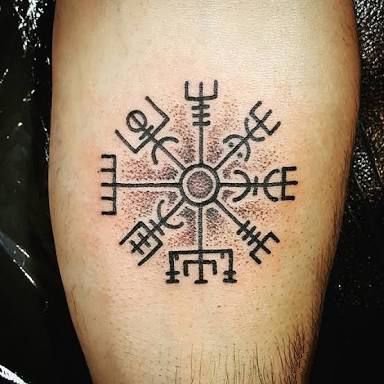 一组维京罗盘的符号图腾纹身图案