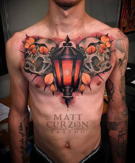 school风格的一组男性大花胸纹身作品