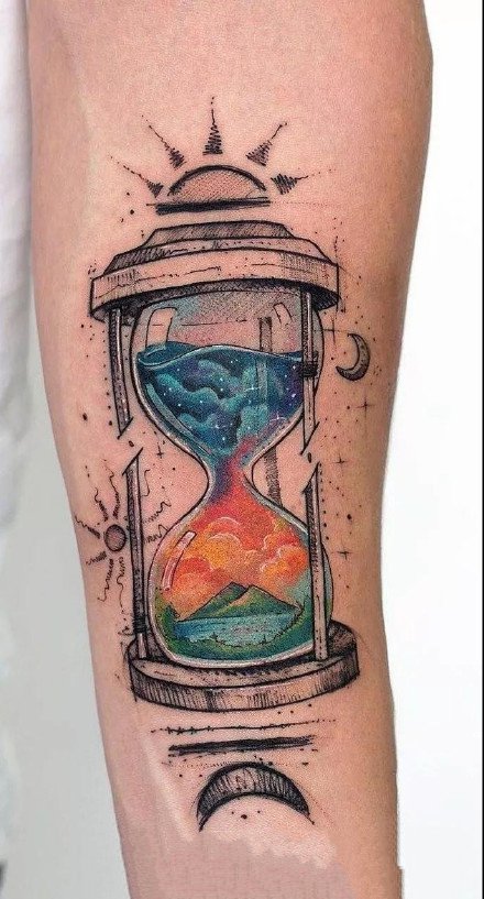 沙漏纹身：珍惜时间的一组沙漏纹身作品
