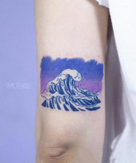 好看的一组紫色简约小清新纹身图片