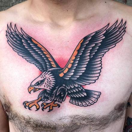 一组old school风格的花胸纹身图案