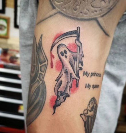 一组黑灰万圣节主题的小纹身图案