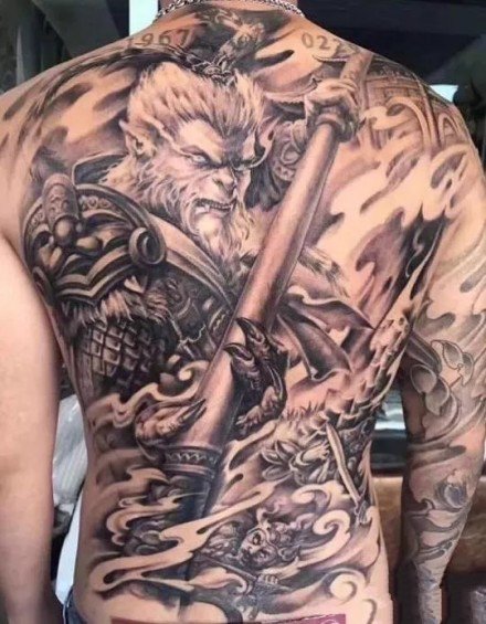 一组斗战胜佛孙悟空的纹身作品和线稿赏析