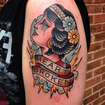 old school风格的红色调女郎纹身图案