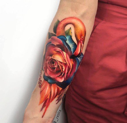 9张娇艳欲滴的的大红玫瑰纹身图案