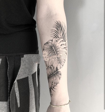 18张适合手臂的黑白小纹身图案