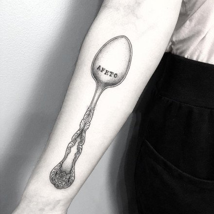 18张适合手臂的黑白小纹身图案