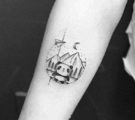 关于熊猫的一组创意小纹身图案