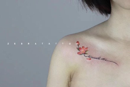 一组适合女生的性感锁骨纹身图案