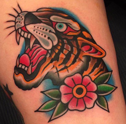 oldschool黄红色调的老虎头纹身图案