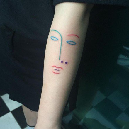 超简约的个性涂鸦线条的纹身图案