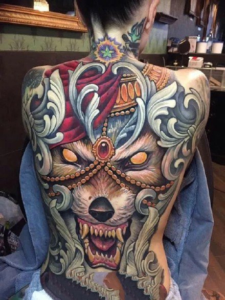 女性的一组美丽大满背纹身图片