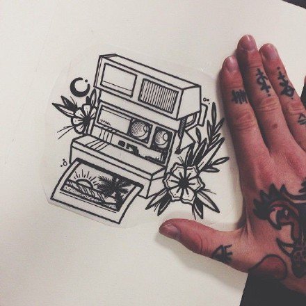 小清新的一组简单相机纹身作品和手稿