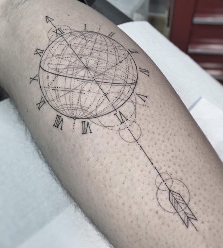 点线组成的黑灰几何纹身图案