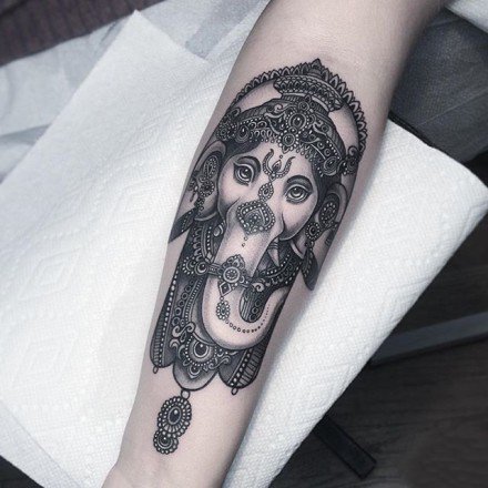 泰国风格的象神纹身图案9张