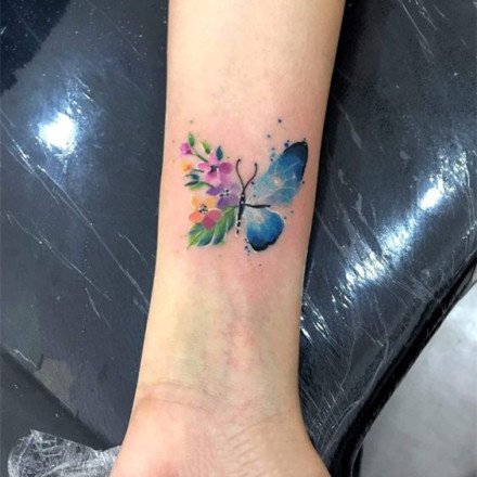 小清新的一组彩色蝴蝶纹身图案