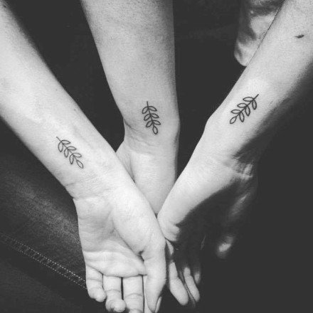 ​​27张适合​情侣闺蜜的小清新纹身图案