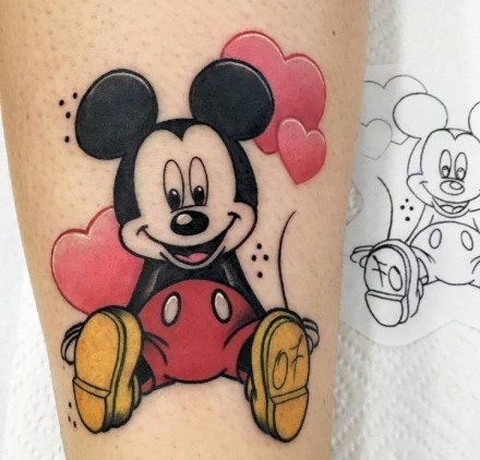 可爱的9张卡通米老鼠纹身图案