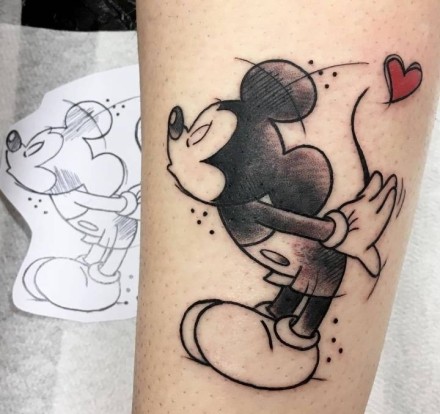 可爱的9张卡通米老鼠纹身图案