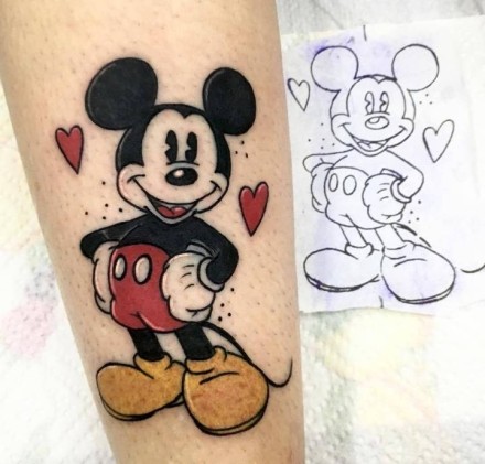 可爱的9张卡通米老鼠纹身图案